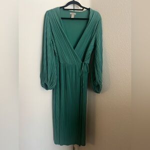 H&M Green Long Sleeve Dress